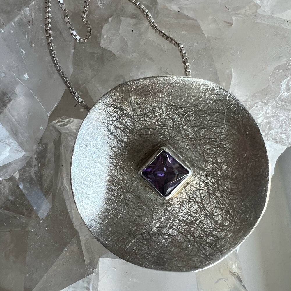 Beautiful hallmarked 925 pendent and a hallmarked 925 necklace.